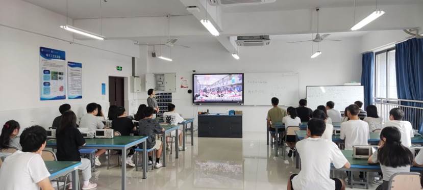 https://tec.cqcet.edu.cn/__local/2/82/D8/C121E8E7EE20C285DF2421486C7_84BADE8B_EBC9.jpg