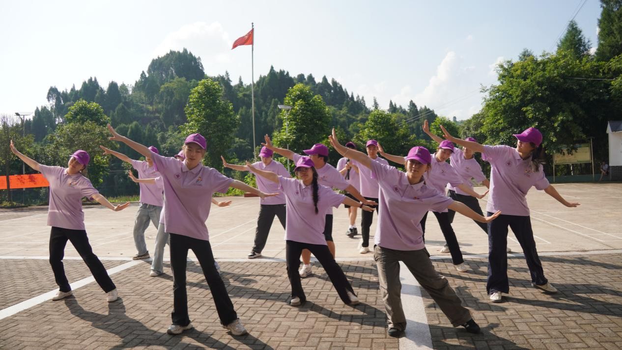 朗诵表演照